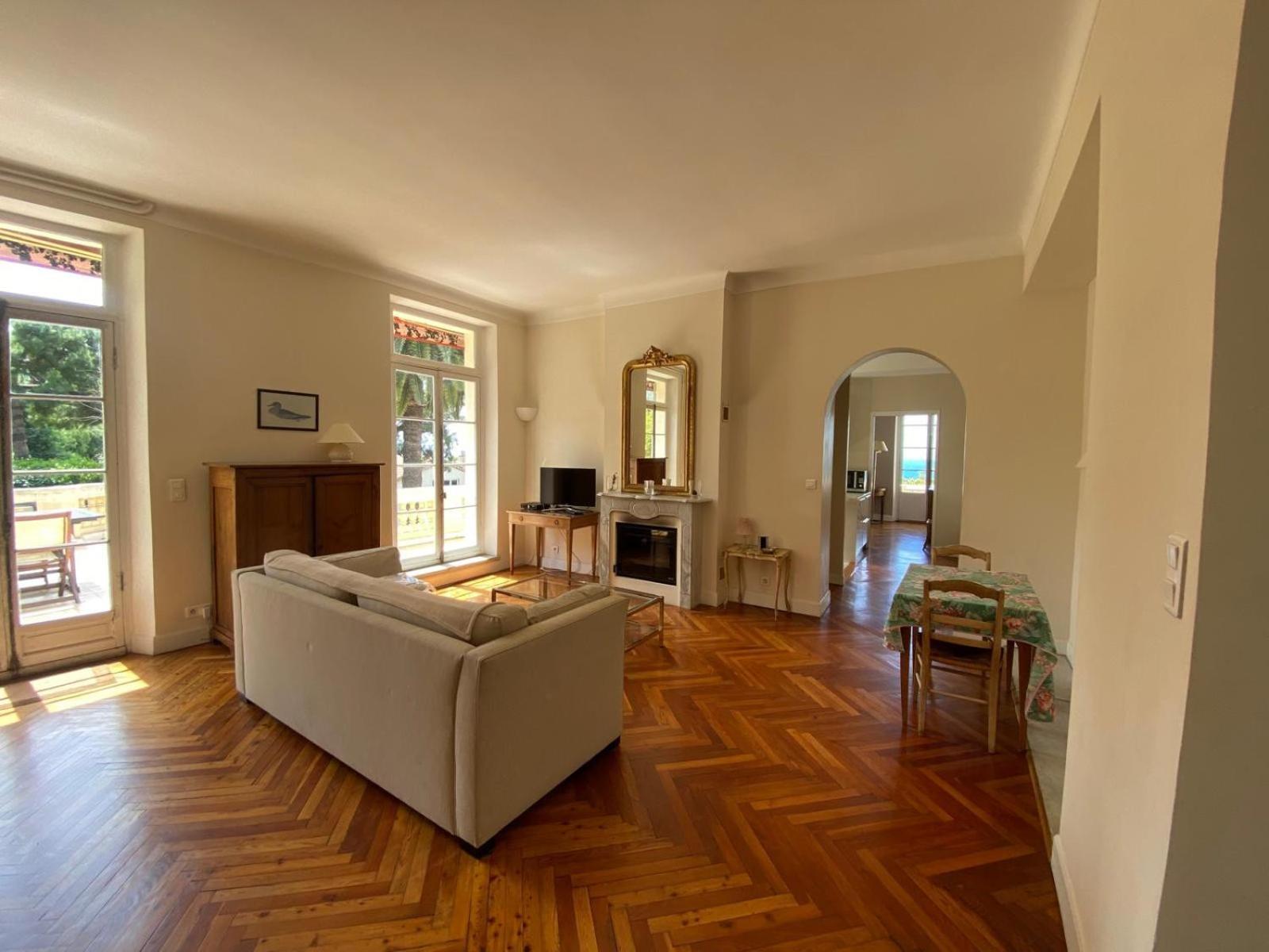Palmeraie - Magnifique D'epoque Avec Vue 4 Personnes Avec Terrasse Le Port Apartment Nizza
