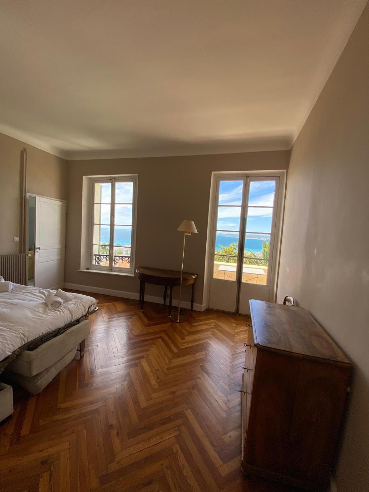 Magnifique D'époque Avec Vue 4 Personnes Avec Terrasse Le Port * Nizza